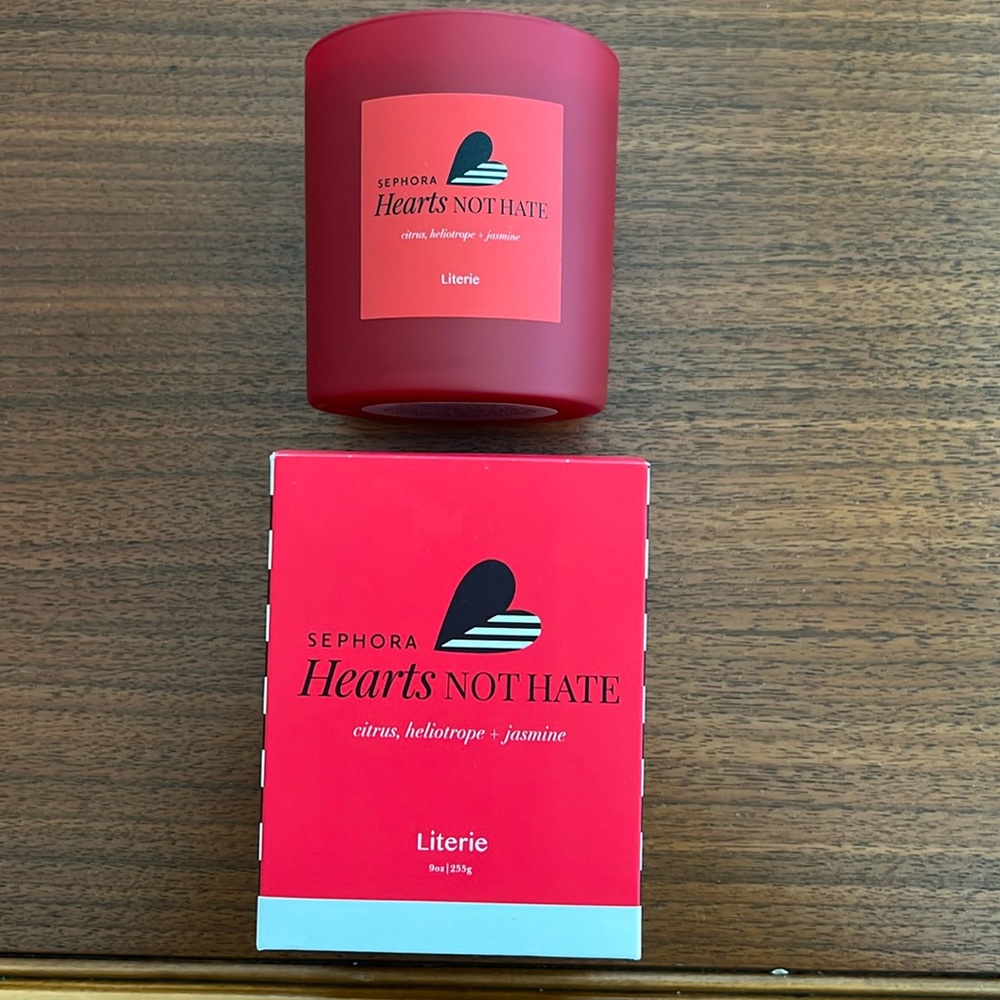 Literie & Sephora Hearts Not Hate Candle